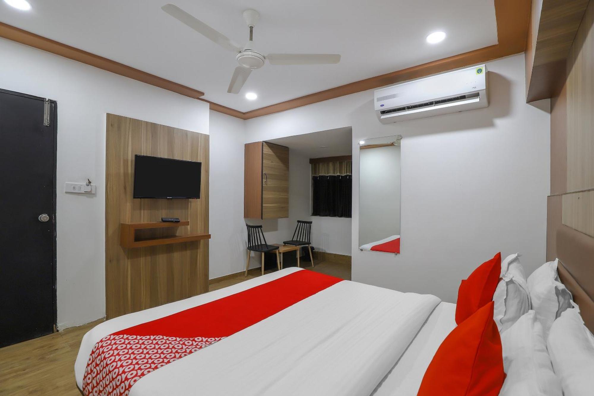 Oyo Hotel Shree Niwas Ahmedabad Exterior foto