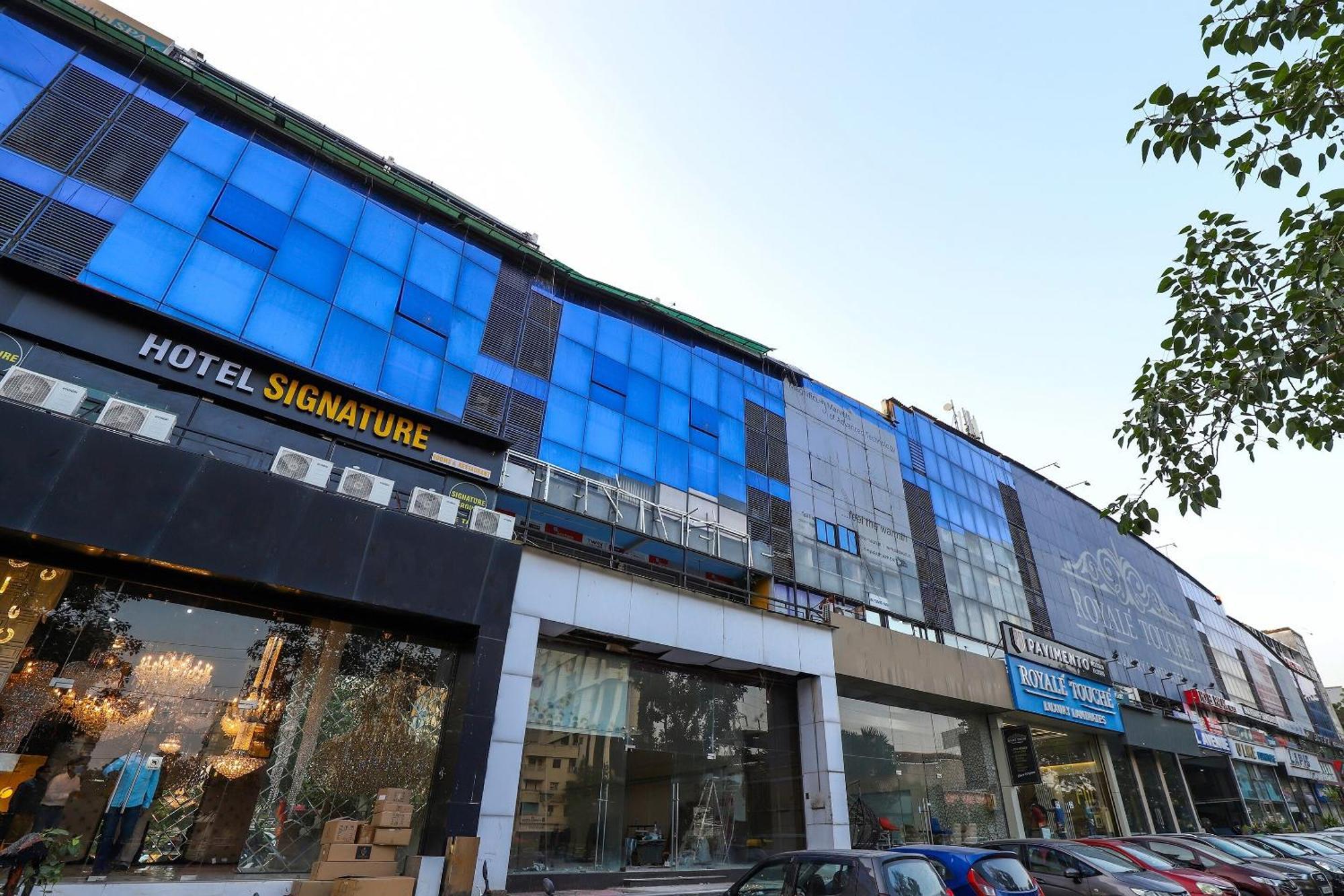 Oyo Hotel Shree Niwas Ahmedabad Exterior foto
